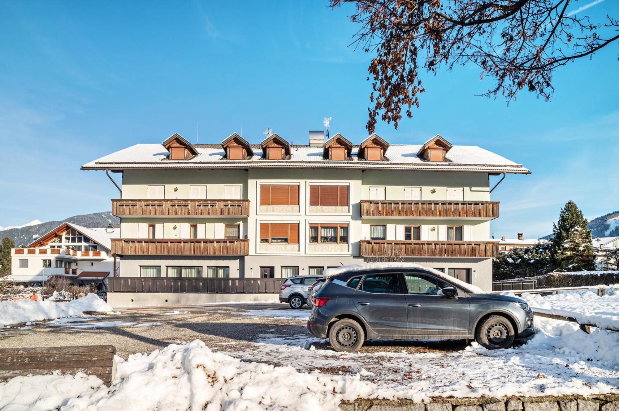Mountain Meadows Apt 3 Olang Exterior photo